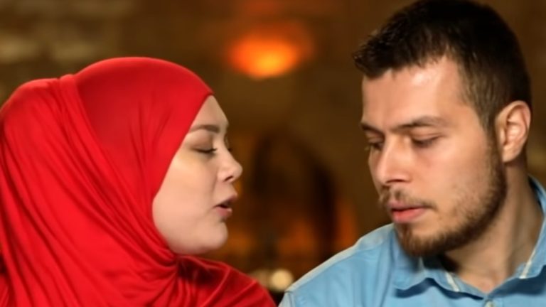 A screen grab of Avery Mills and Omar Albakour from 90 Day Fiance: The Other Way