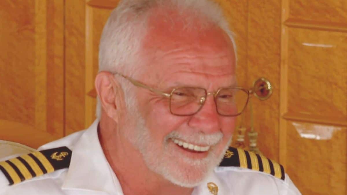 Captain Lee reacts to Under Deck exit and Watch What Occurs Reside goodbye particular