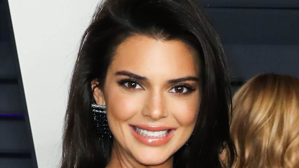 Kendall Jenner hits Paris in bodycon gown
