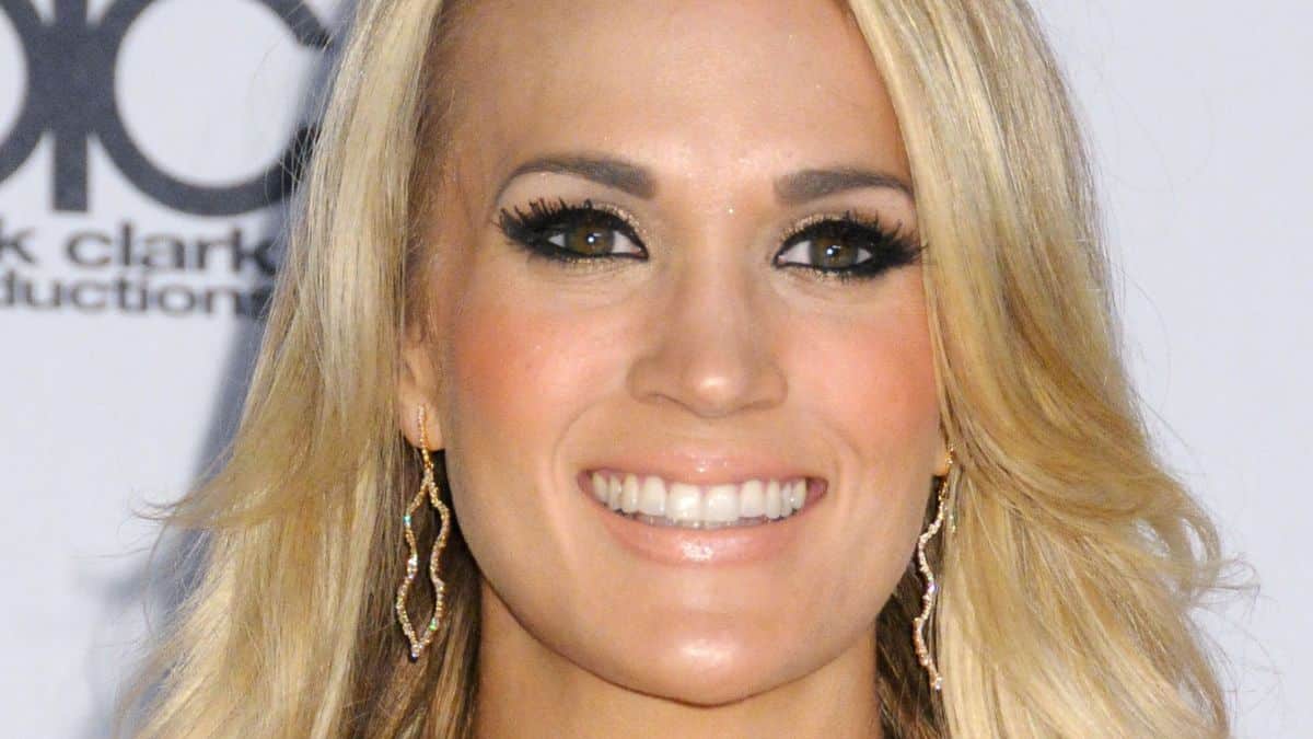 Carrie Underwood close up