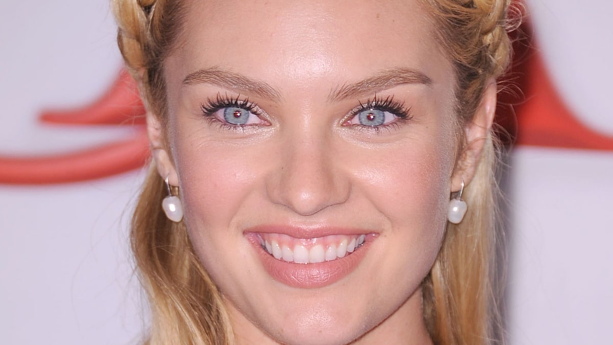 Candice Swanepoel face