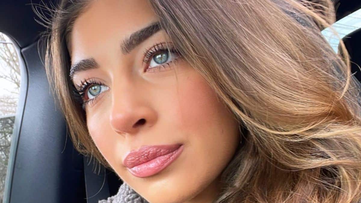 Gia Giudice snaps a selfie in ‘brown all the pieces’ for a trendy evening out