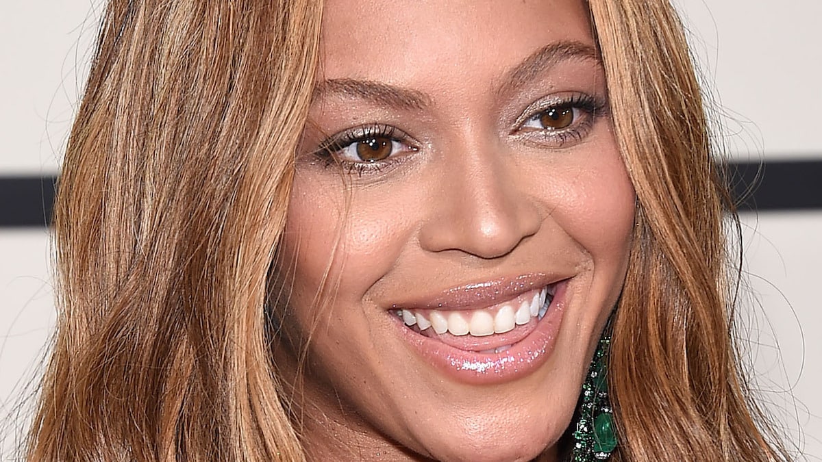 Beyonce sparkles and shines in glittery gold ensemble