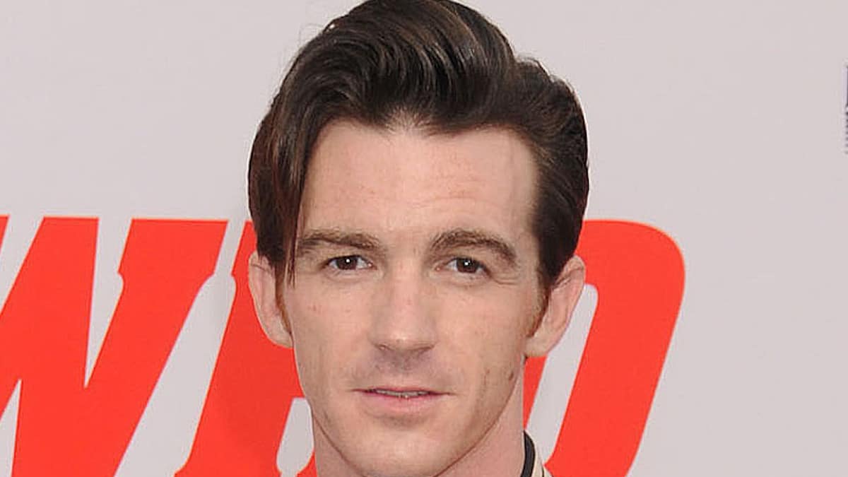 drake bell attends los angeles premiere for the spy who dumped me