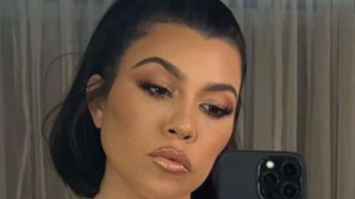 Kourtney Kardashian selfie
