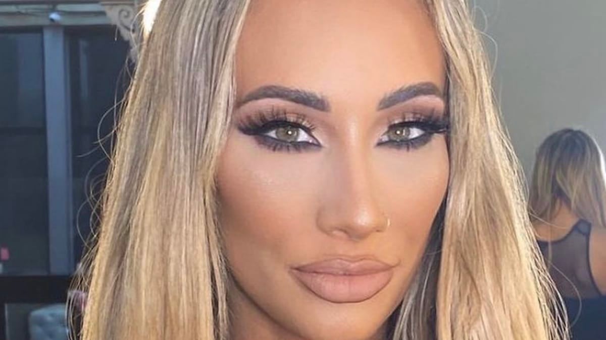 wwe star carmella backstage selfie during hair and makeup