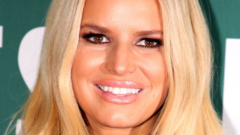 Jessica Simpson promotes her book Open Book at Union Square in NYC