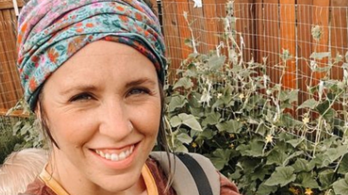 Jill Duggar garden selfie