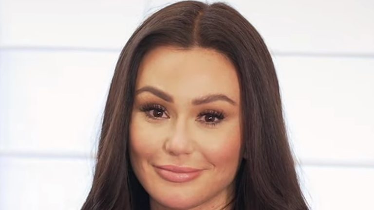 jenni jwoww farley in try on haul video for her youtube channel