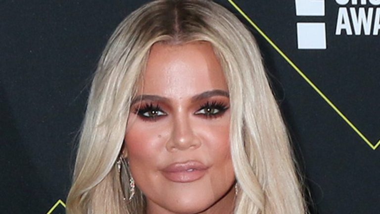 khloe kardashian attends 2019 People's Choice Awards held in Santa Monica