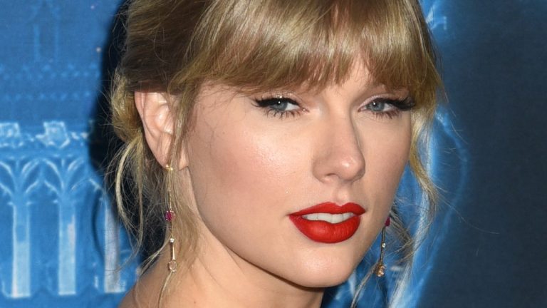 Taylor Swift up close