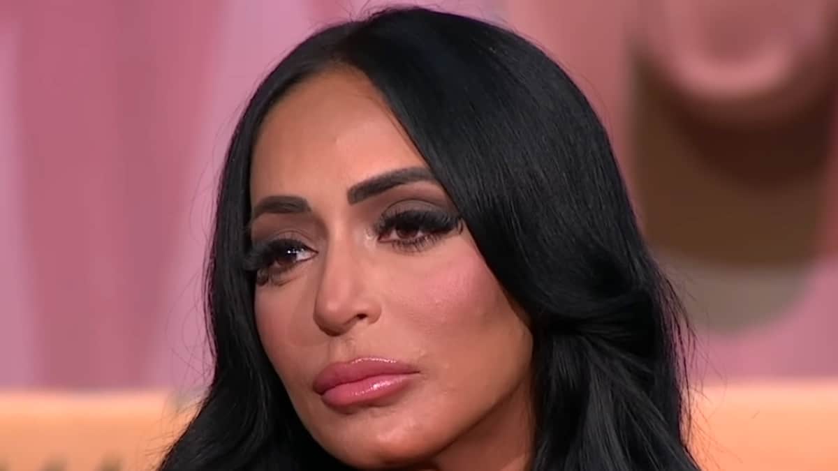 angelina pivarnick during jersey shore family vacation reunion show
