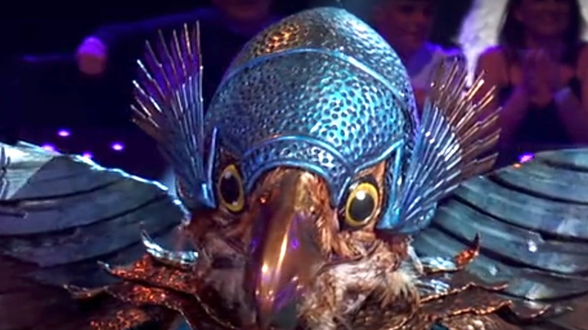 the hawk appears in the masked singer season 10 episode 4