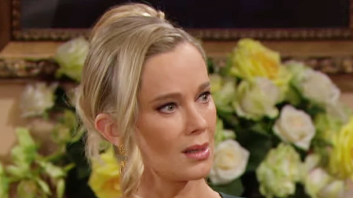 Jennifer Gareis as Donna Logan