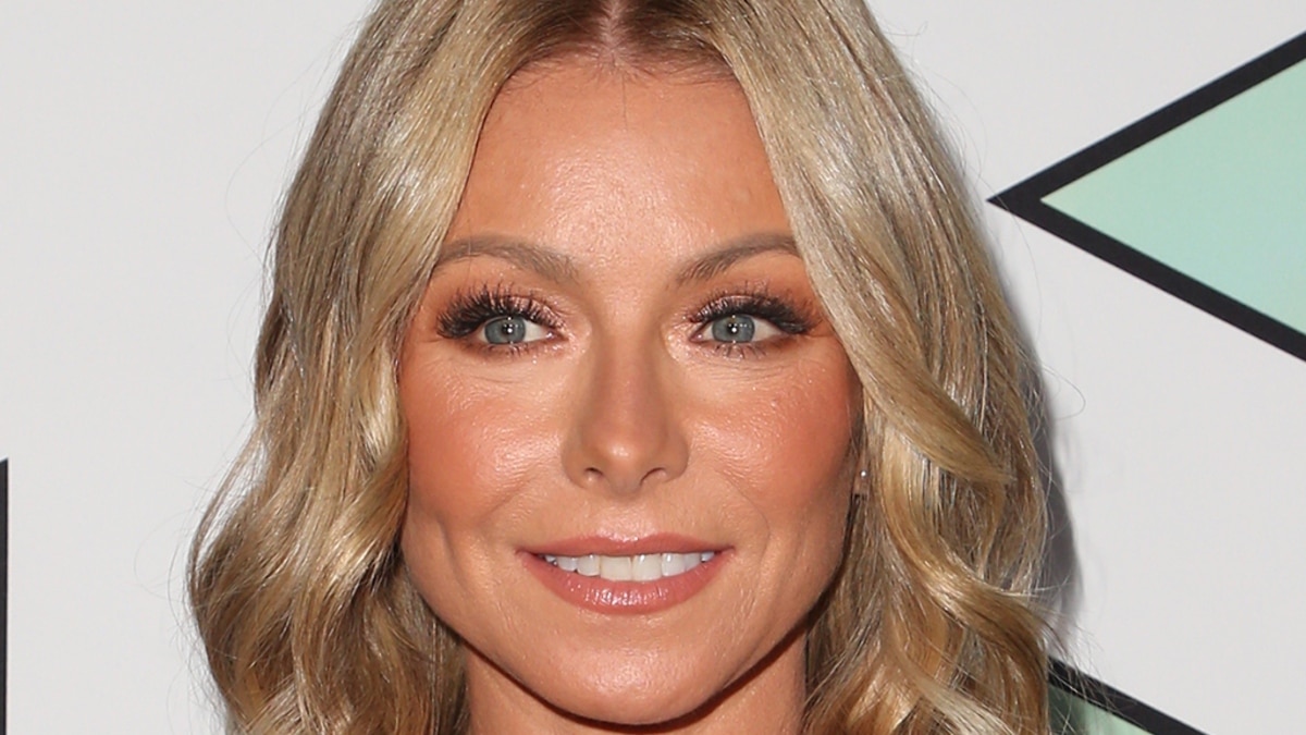 Kelly Ripa on the red carpet