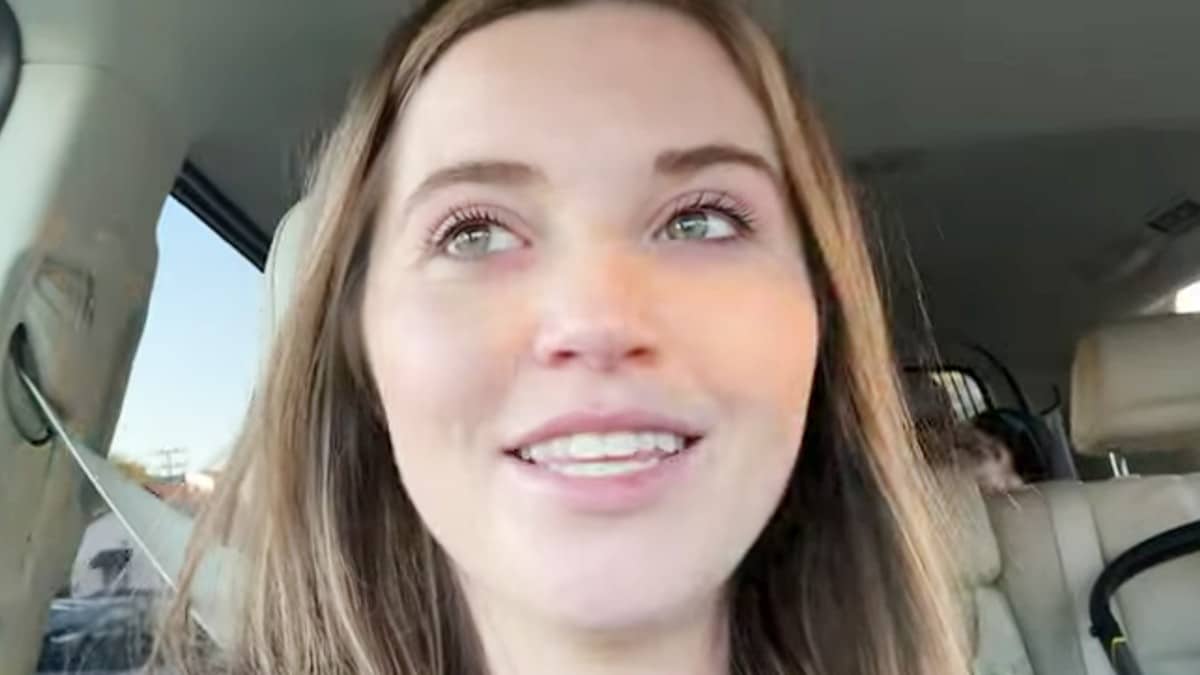 Joy-Anna Duggar in the car