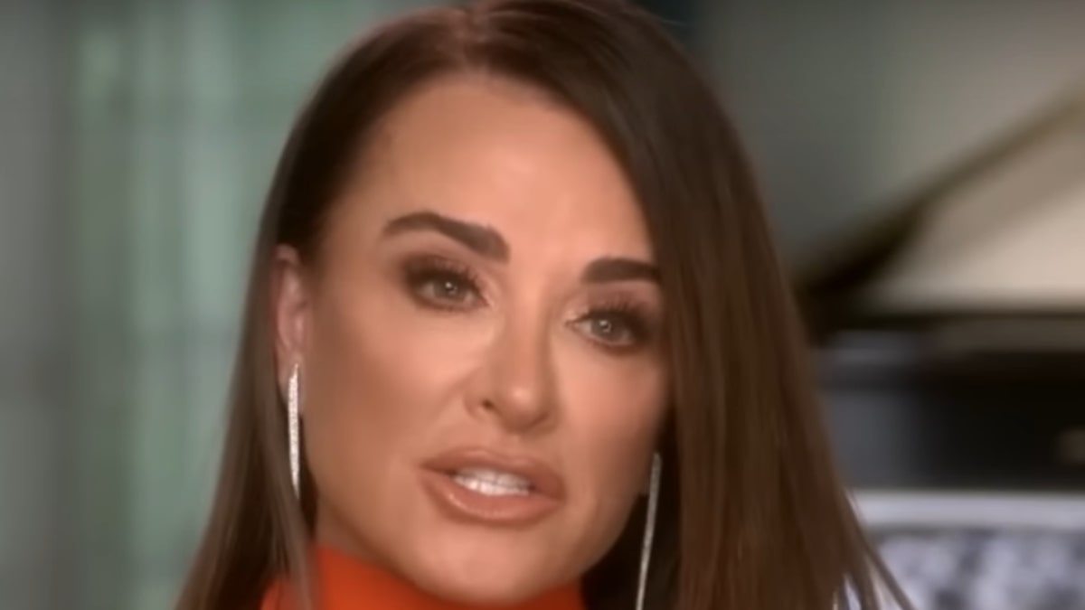 Kyle Richards parla al pubblico di Real Housewives of Beverly Hills