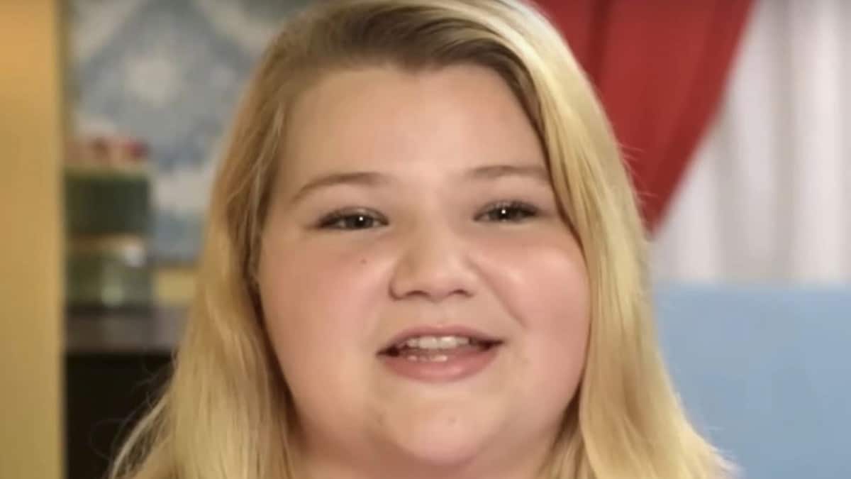 Nicole Nafziger complains about Azan Tefou on 90 Day Fiance.
