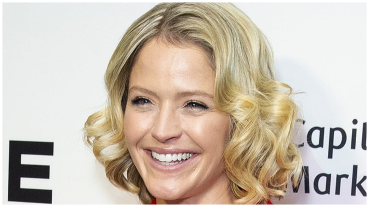 Sara Haines ad un evento casuale.
