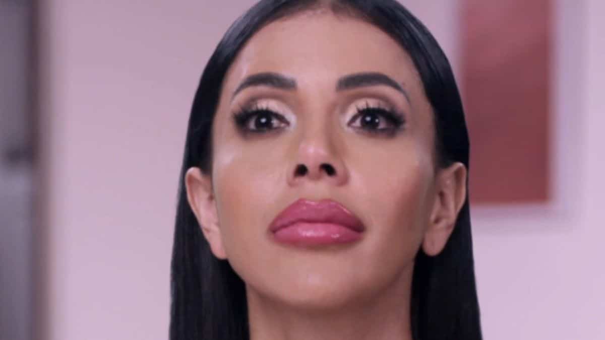 jasmine pineda films a confessional for season 10 of 90 day fiance