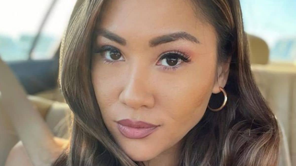MAFS star Noi Phommasak Instagram selfie
