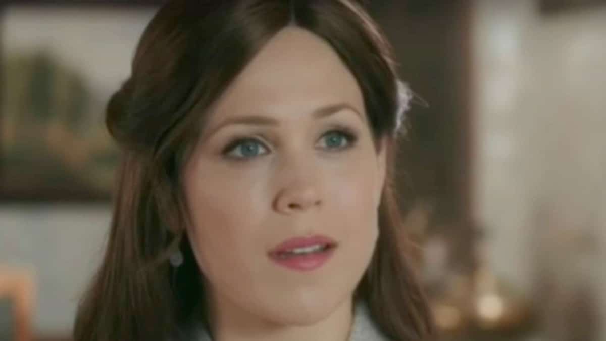 Erin Krakow on When Calls the Heart.