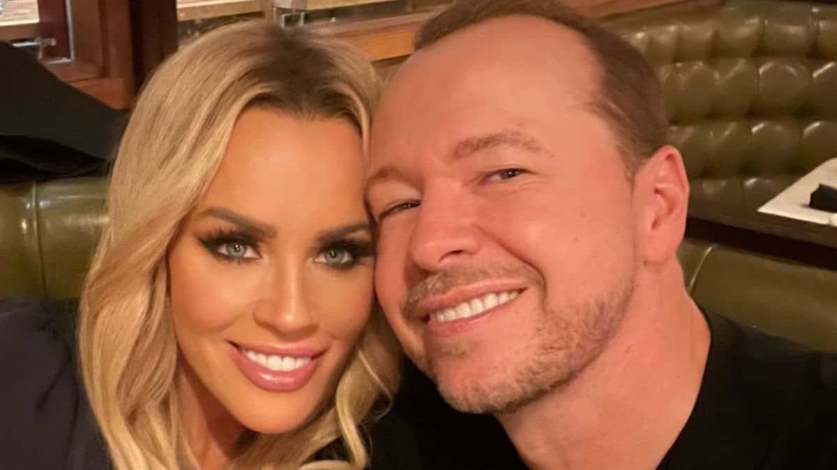 Jenny McCarthy and Donnie Wahlberg selife
