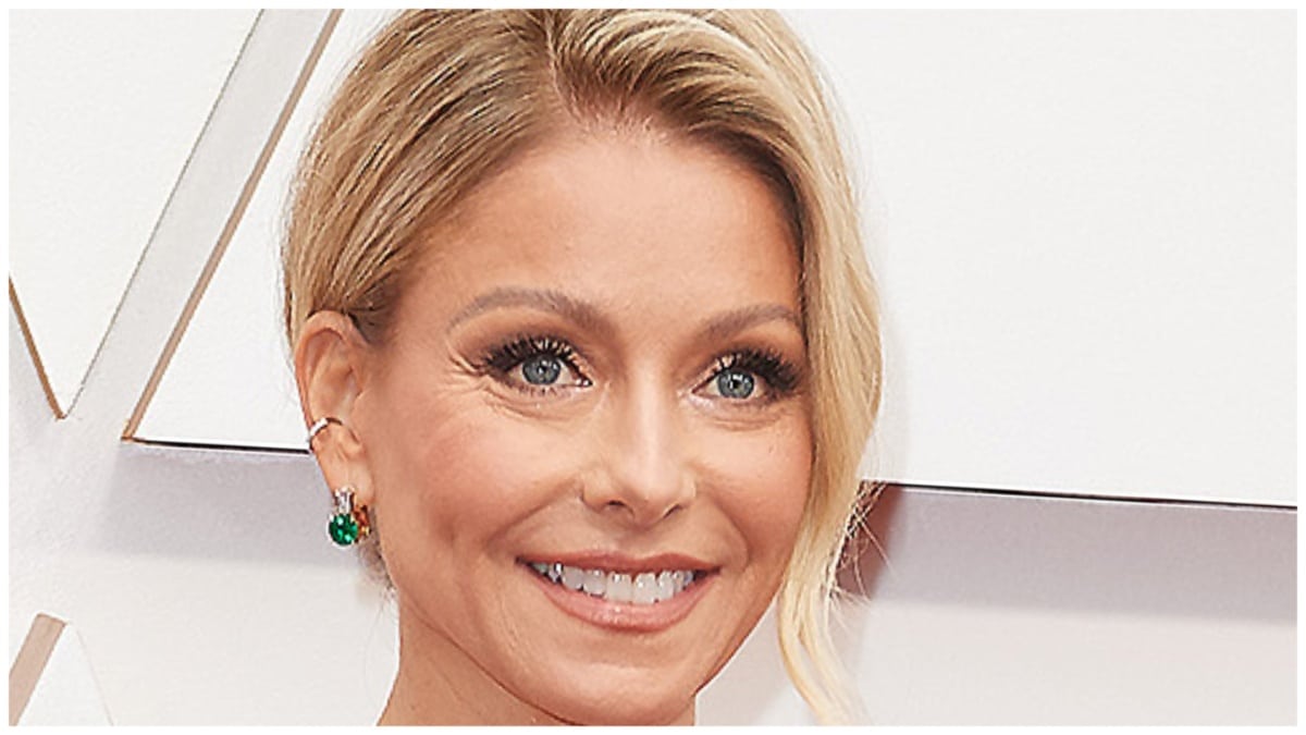 Kelly Ripa at the Academy Awards.