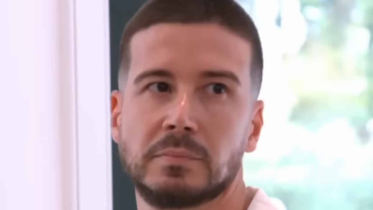 vinny guadagnino face shot from jersey shore family vacation season 7 episode 2 on mtv