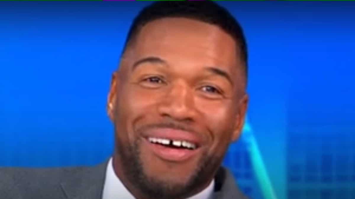 michael strahan face shot from good morning america