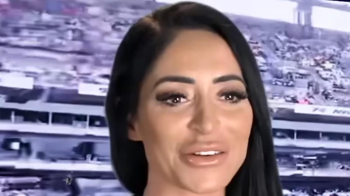 angelina pivarnick face shot from confessional interview in jersey shore family vacation season 7 episode