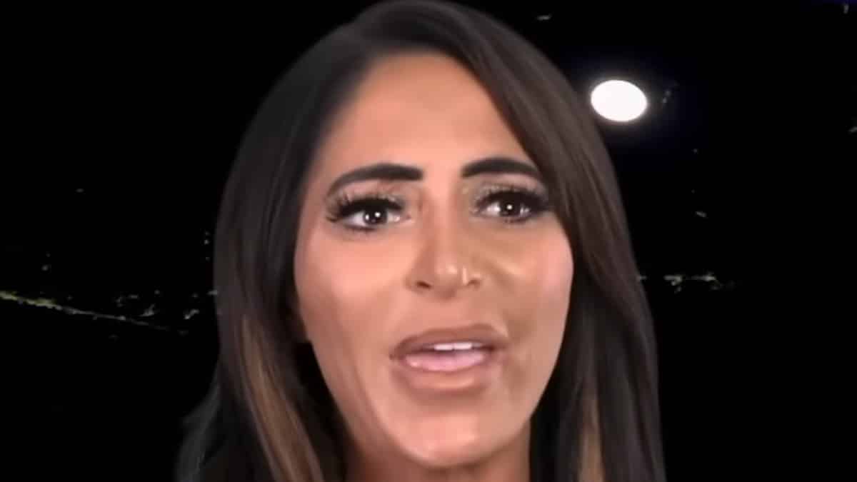 angelina pivarnick face shot during episode of jersey shore family vacation