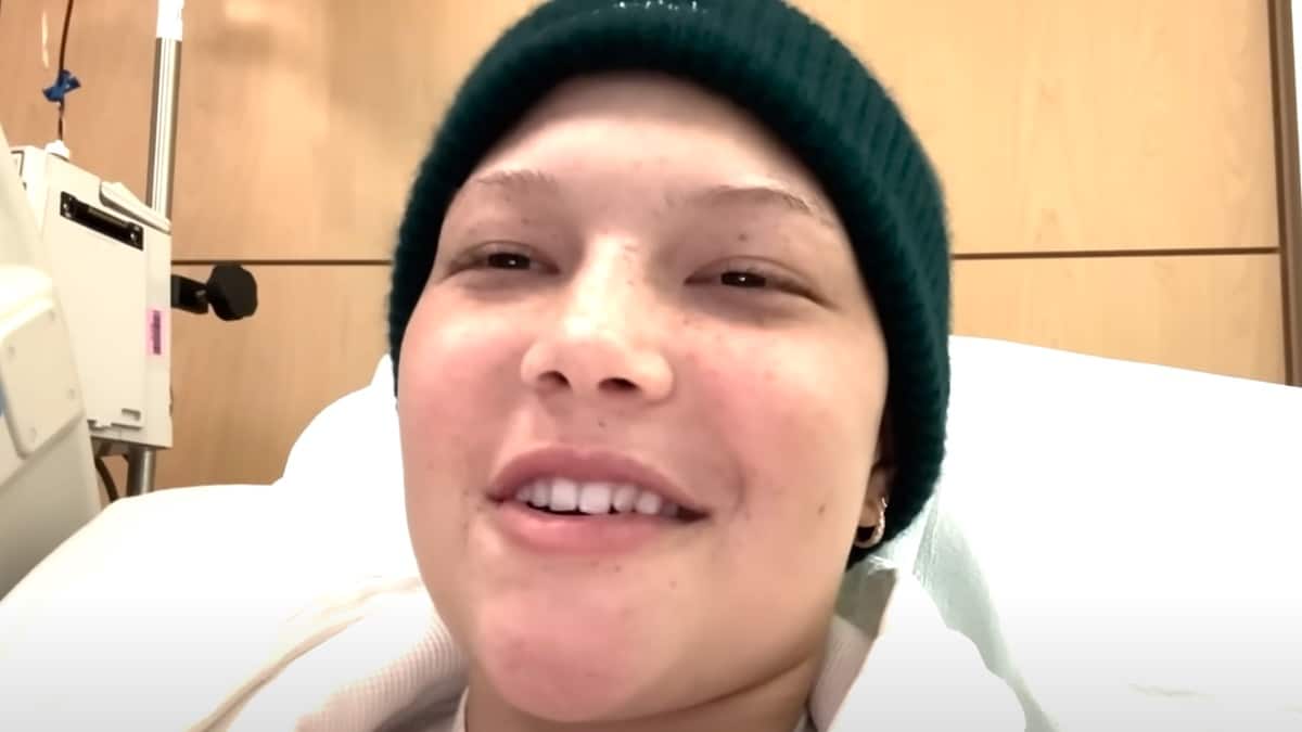 isabella strahan face shot from hopsital for her youtube video update