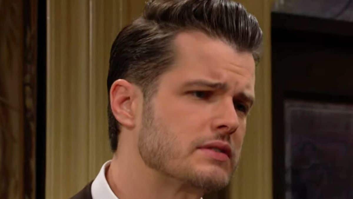 Michael Mealor as Kyle on Y&R