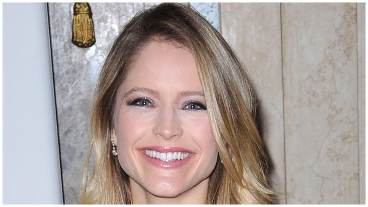 Sara Haines ad un evento casuale.