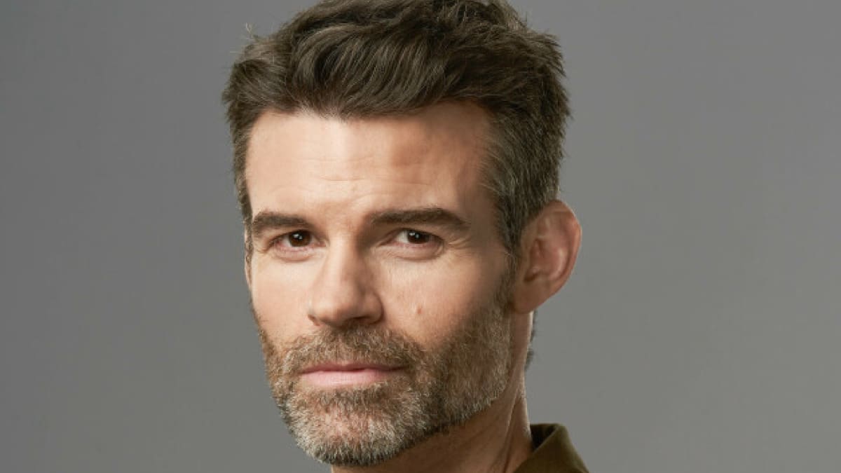 Daniel Gillies promotes Sight Unseen