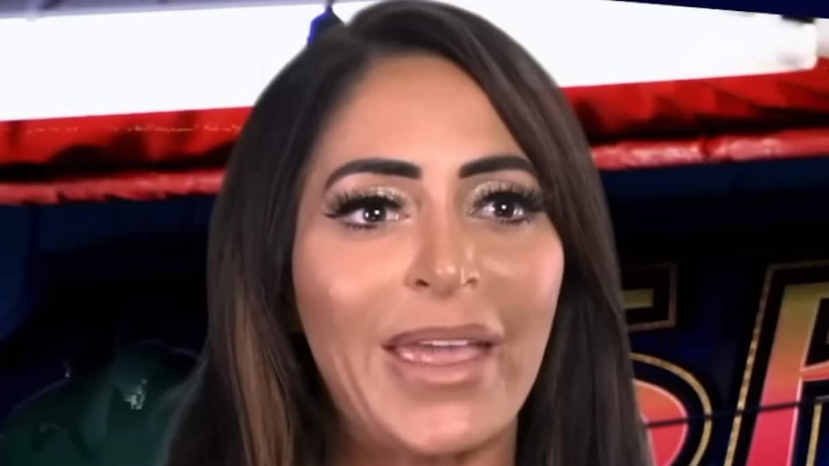 angelina pivarnick face shot from jersey shore family vacation season 7
