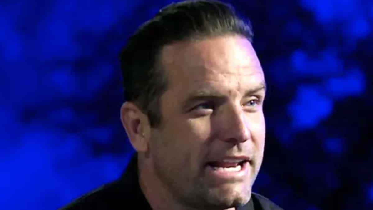 the challenge host tj lavin face shot from an elimination event on mtv season