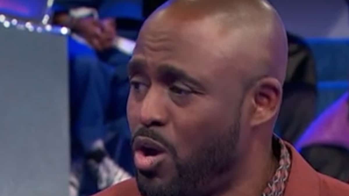 lets make a deal host wayne brady face shot on cbs