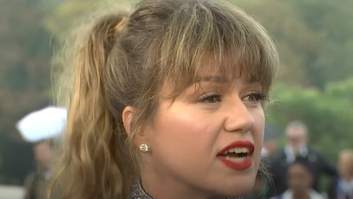 kelly clarkson faccia ripresa dalla cerimonia di apertura delle Olimpiadi sulla nbc