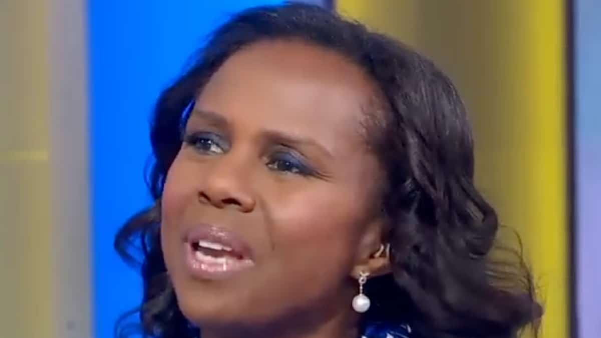il volto di deborah roberts ripreso da good morning america su abc