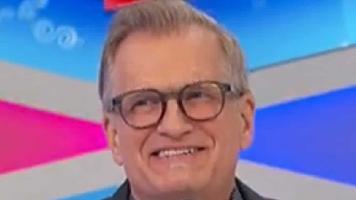 drew carey face shot while hosting the price is right